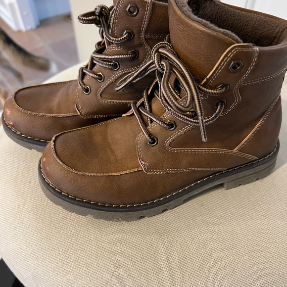 Joe Fresh boys lace up boots - Picture 4 of 5